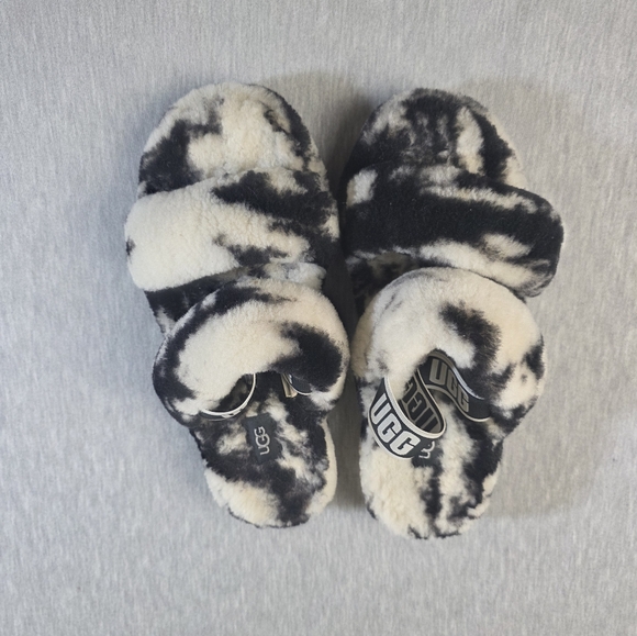 UGG Black and Cream Fuzzy Slipper Sandals Womens Size 8 - Picture 1 of 6